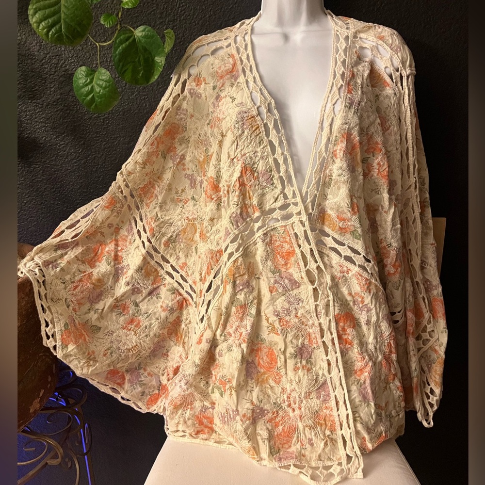 TORRID Cream Crochet Lace Inset Kimono